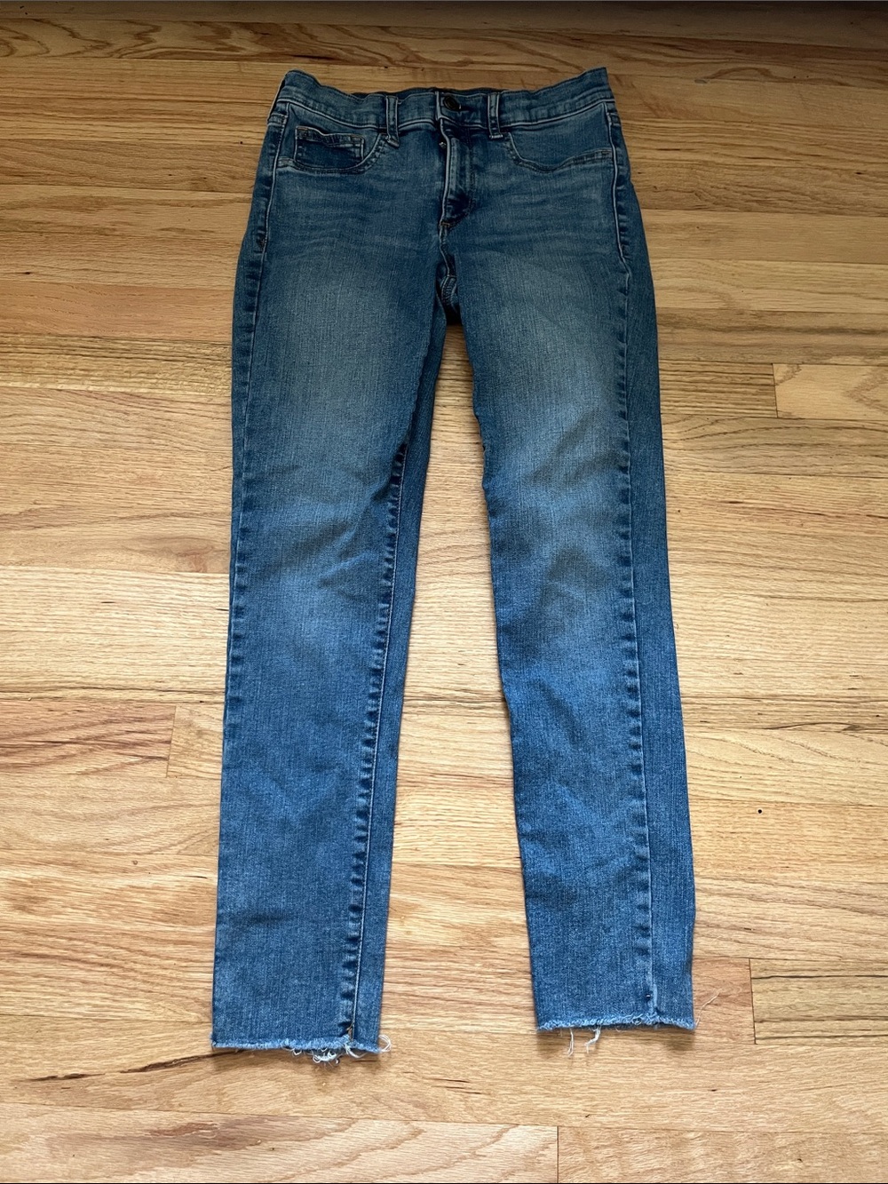 GAP Women’s Skinny Jeans — Medium Blue Wash